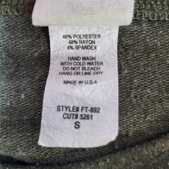 Freeloader Green T-Shirt Sweater - Picture 5 of 6